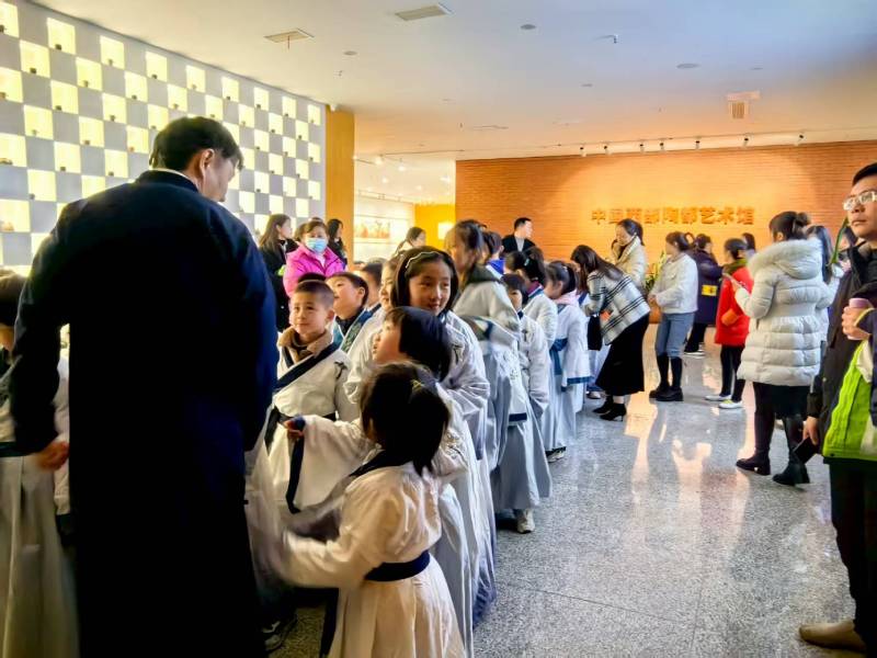 文化赋能：黔东魔创文旅挖掘城市文化资源的实践探索